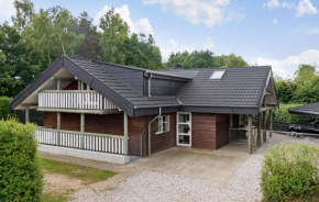 Nice Home In Fårvang With Sauna